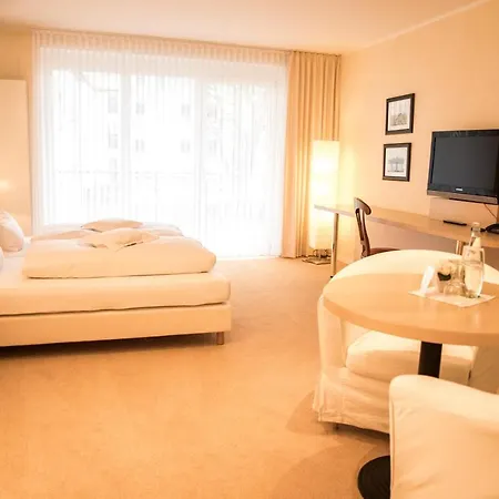Airhotel Royal Hotel 4*