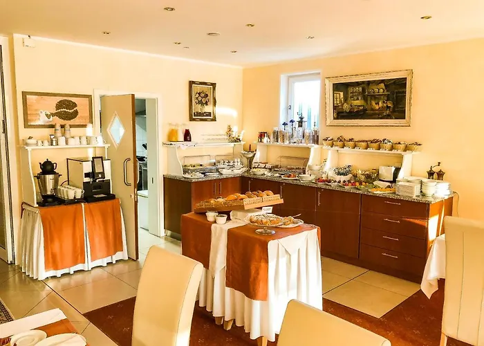 מלון Airhotel Royal לנדסטול