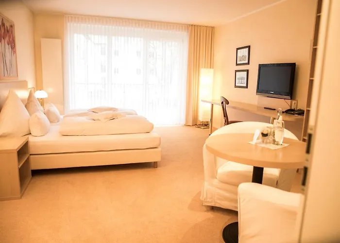 Airhotel Royal מלון 4*