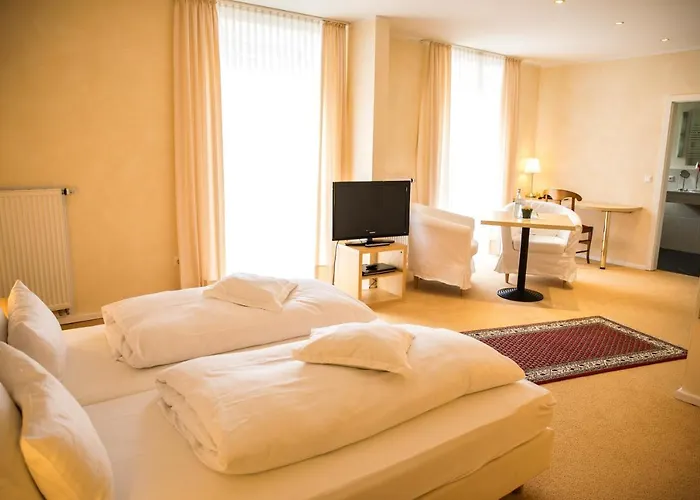 Airhotel Royal 4* לנדסטול